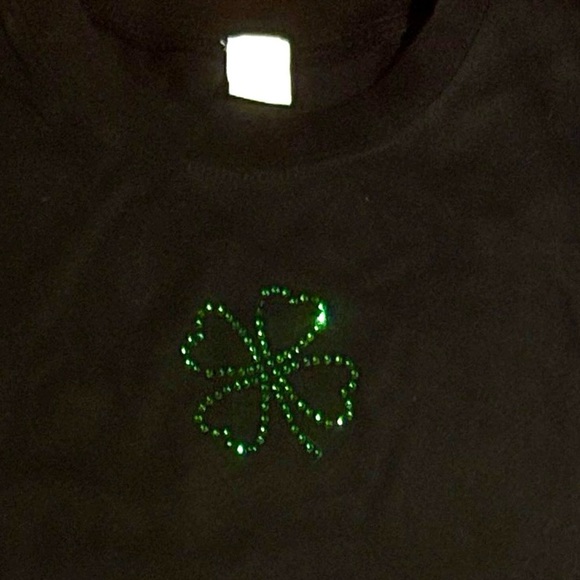 NEW SHAMROCK NWT WOMENS BLACK TSHIRT TOP GREEN ST PATRICKS DAY SHIRT TOPS SIZE L - Picture 4 of 7